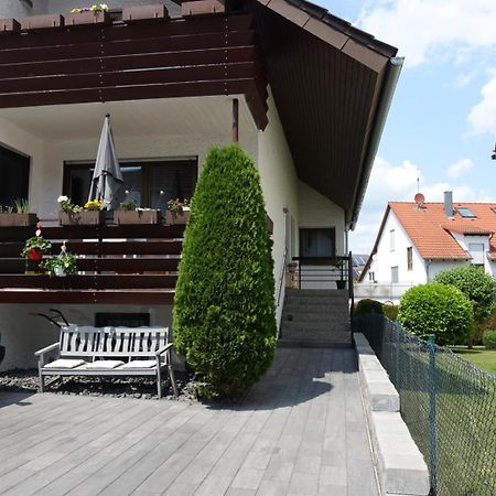 Ruhige, Modern Eingerichtete 2 Zimmer Wohnung Im Untergeschoss Eines Zweifamilienhauses Hildrizhausen Esterno foto