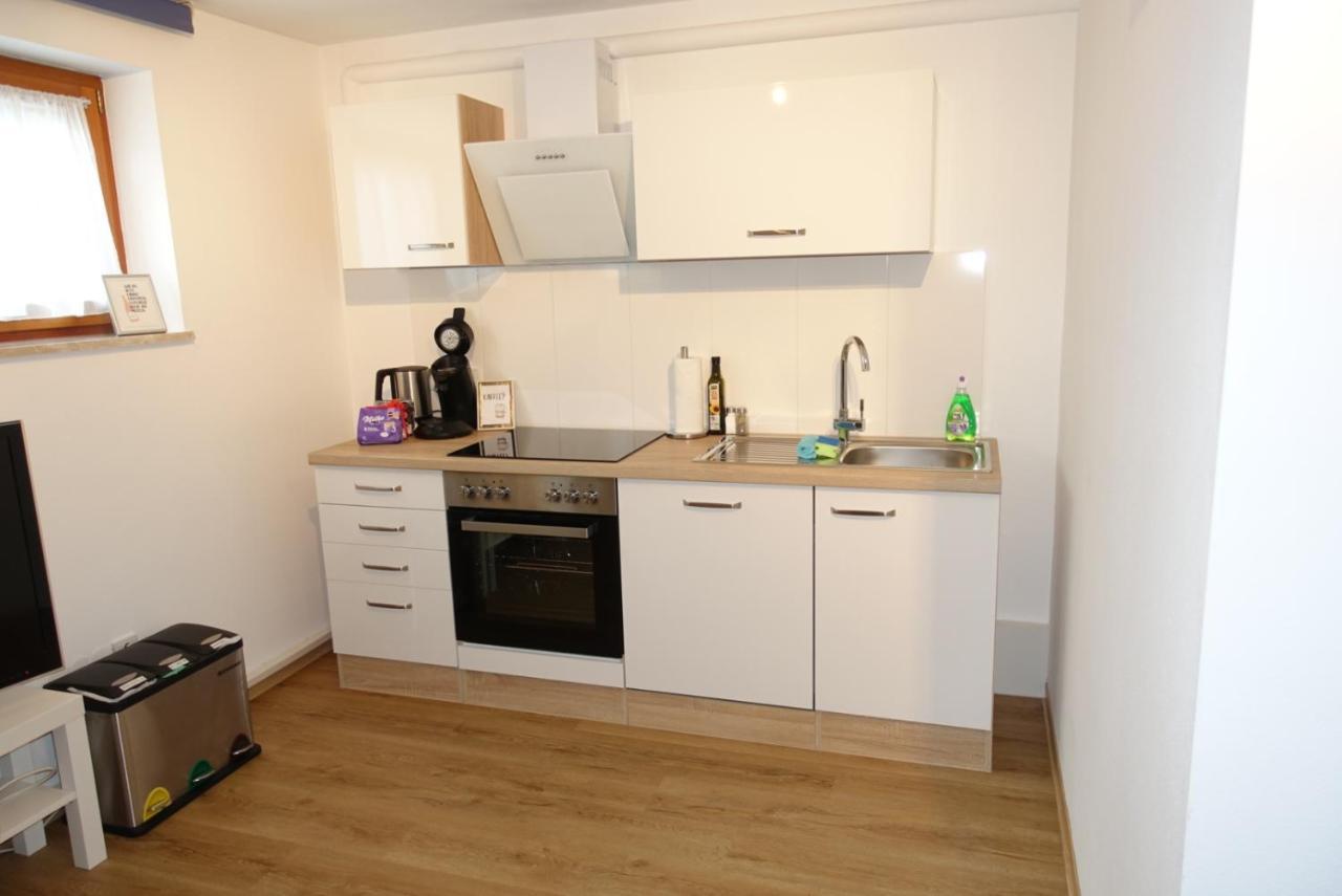 Ruhige, Modern Eingerichtete 2 Zimmer Wohnung Im Untergeschoss Eines Zweifamilienhauses Hildrizhausen Esterno foto
